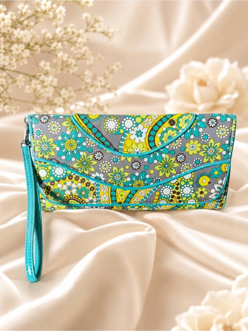 New Vera Bradley Turquoise Lemon Parfait Clutch NWT